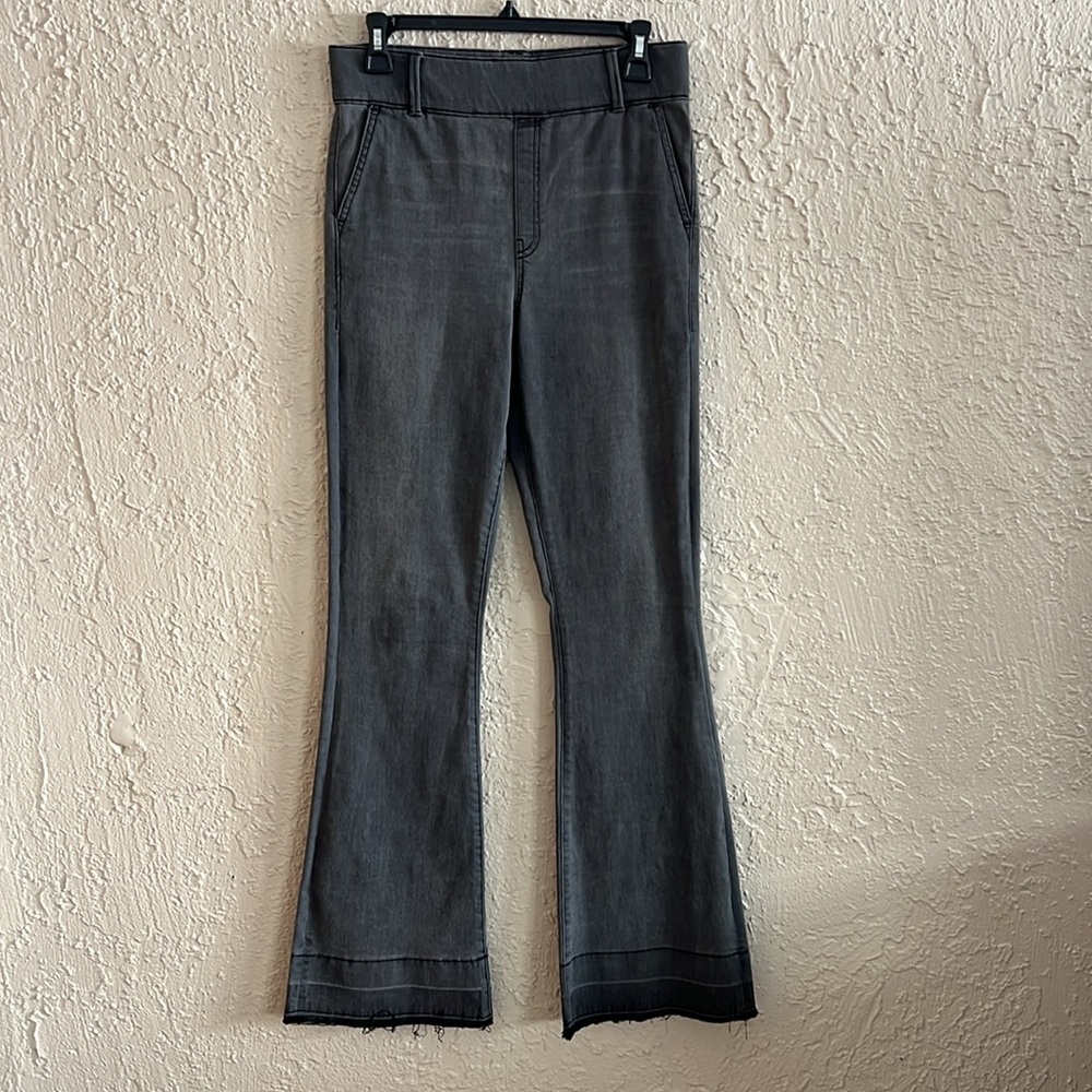 ❤️ Juicy Couture Malibu Released Hem Pull-On Jeans